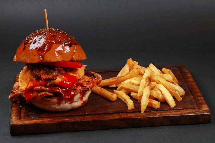 Soğanlı Mantarlı Tavuk Burger
