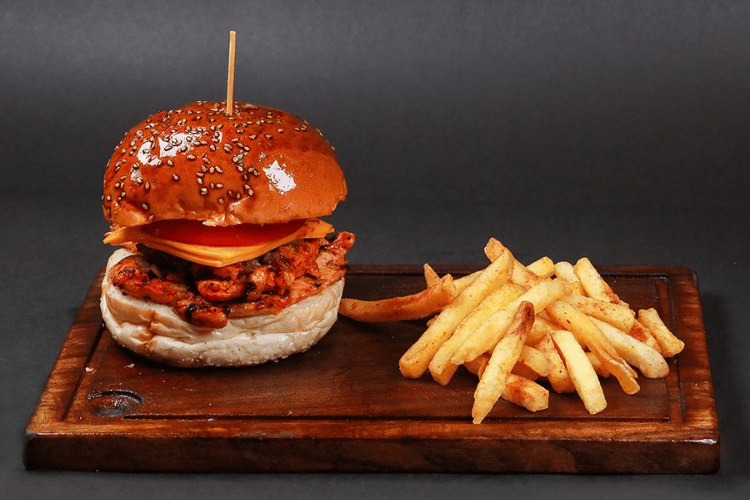 Tane Karabiberli Tavuk Burger
