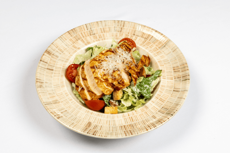 SEZAR TAVUKLU SALATA